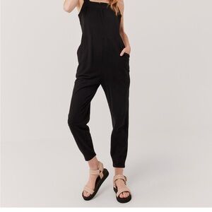 NWT Pact Black Slub Overall Jumpsuit Size Medium
